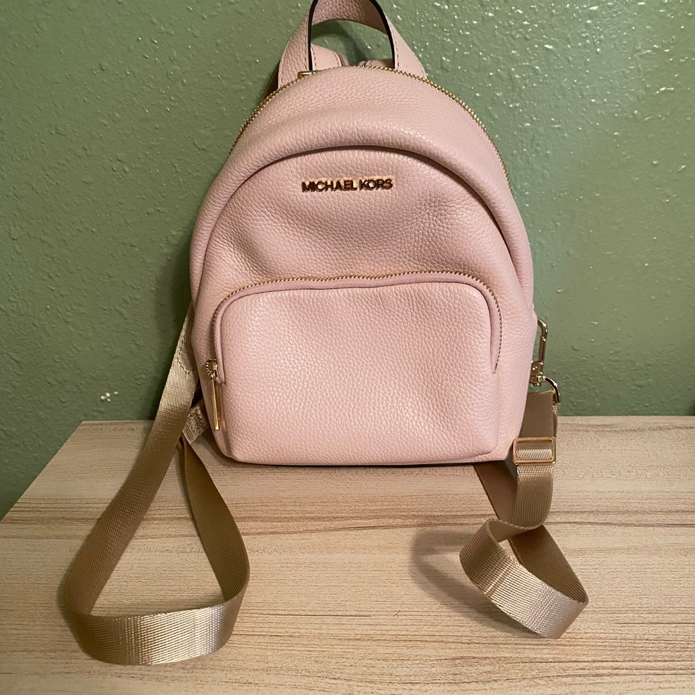 ❌SOLD❌Small Michael Kors backpack